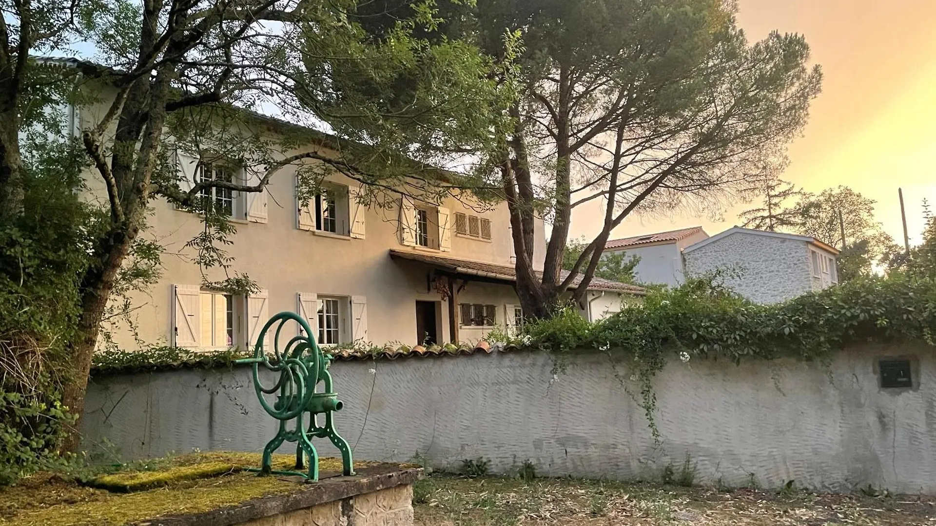 Gasthof Chambres D'Hotes Les Tois Pins Tourtrol